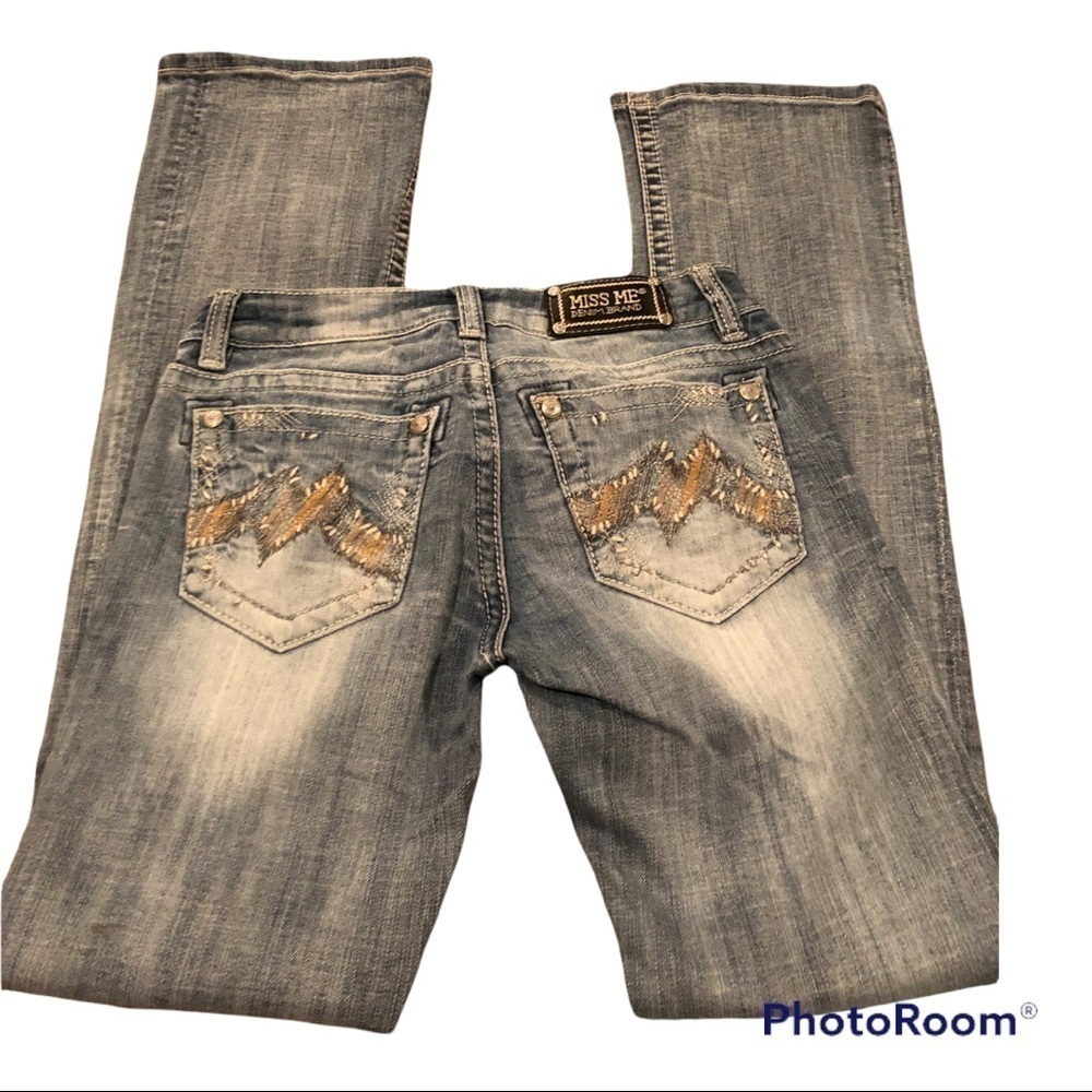 Miss Me Boot Stretch Western Rodeo Jean Med Wash Whisker Detail 27X33 JE1059B2L